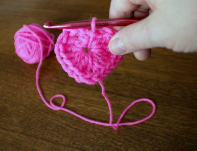 crochet valentine heart - Lori Miller Designs